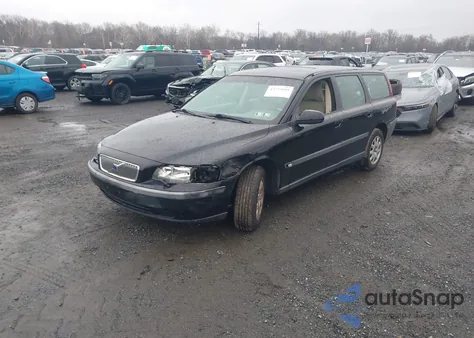 2001 Volvo V70 2.4/2.4 M Sr (Discontinued) из США, поврежденный, VIN YV1SW61R311132666